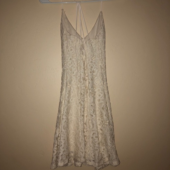 White, lace dress - Picture 2 of 3